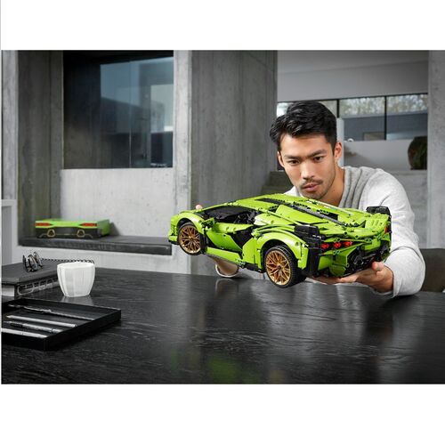 42115 Lamborghini Sián FKP 37 LEGO® TECHNIC?