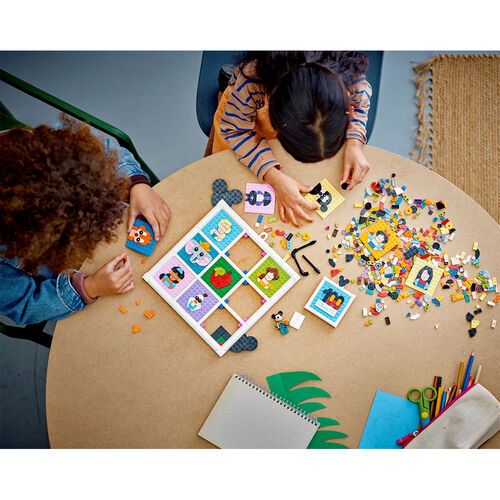LEGO DISNEY 100TH - 100 AÑOS DE ICONOS DE LA ANIMACIÓN DISNEY