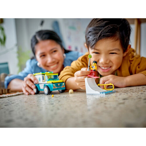 Lego City - Ambulancia de emergencias y Chico con Snowboard