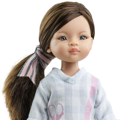 PAOLA REINA - MUÑECA LIU COSTURERA (32 CM) 04658