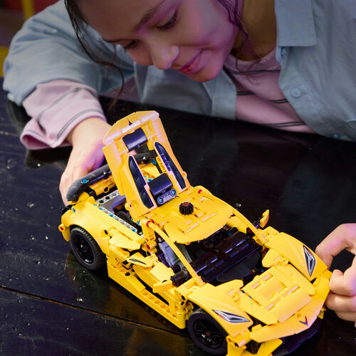 LEGO TECHNIC - CHEVROLET CORVETTE STINGRAY