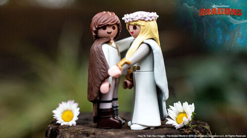 PLAYMOBIL - DRAGONS: ASTRID E HIPO CON ROPA DE BODA