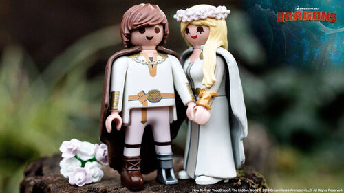 PLAYMOBIL - DRAGONS: ASTRID E HIPO CON ROPA DE BODA
