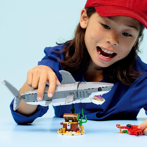 LEGO CREATOR 3EN1 - FEROZ TIBURÓN CON COFRE DEL TESORO