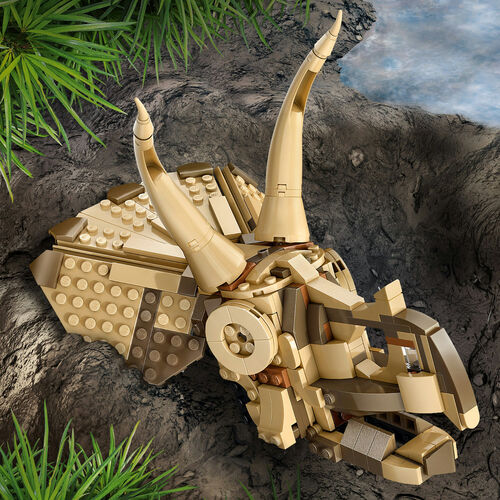 LEGO JURASSIC WORLD – FÓSILES DE DINOSAURIO: CRÁNEO DE TRICERATOPS
