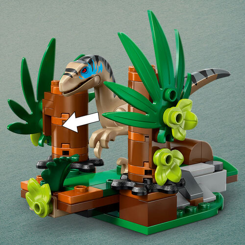 LEGO JURASSIC WORLD – HUIDA EN TODOTERRENO Y RAPTOR AL ACECHO