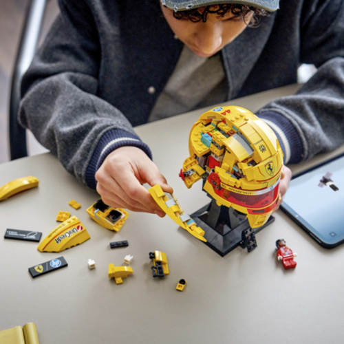 LEGO EDITIONS - SCUDERIA FERRARI HP: CASCO DE LEWIS HAMILTON