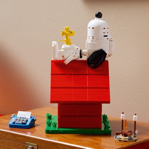 LEGO IDEAS - PEANUTS: LA CASETA DE SNOOPY